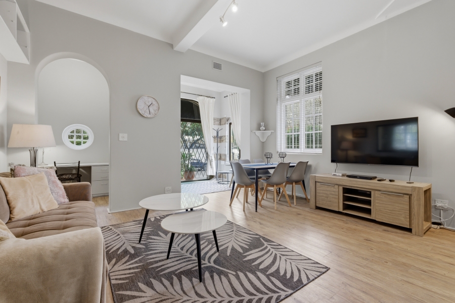 2 Bedroom Property for Sale in Sea Point Western Cape